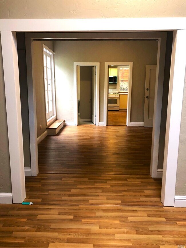 Building Photo - 725 Bridgeway