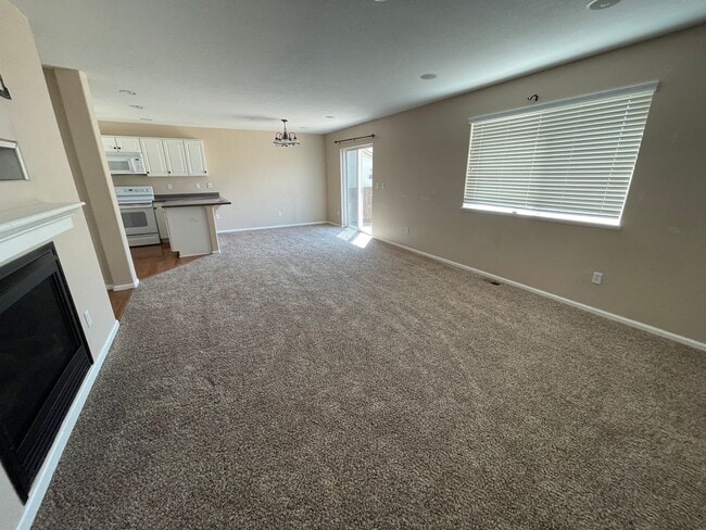 Building Photo - Beautiful 3 Bedroom 3 Bath Home Close to Ft Carson and Peterson AFB!!!