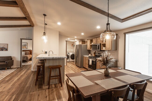 Foto del edificio - 188 Walleye Rd