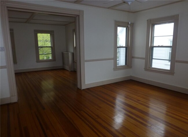 Dining Room - 256 N Main St