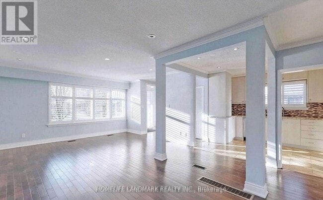 Building Photo - 381 Osiris Dr