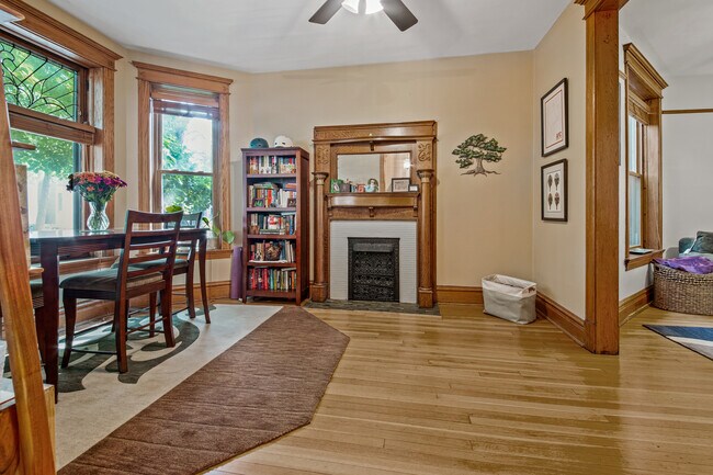 Foto del edificio - 3042 N Clifton Ave