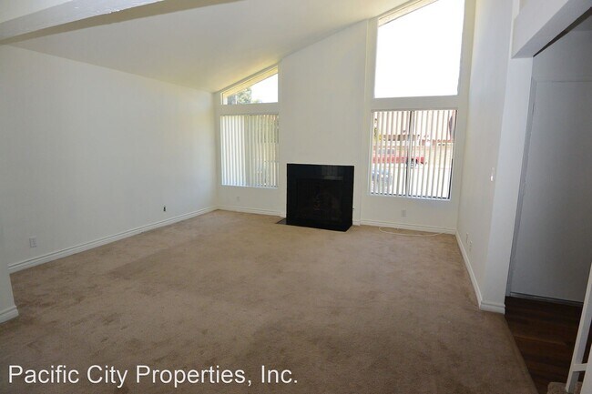 Building Photo - 1407 Delaware St