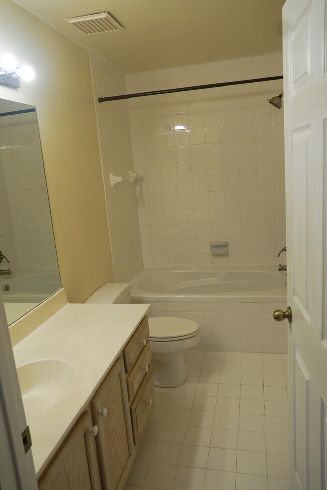 Foto del edificio - 3597 Miramontes Cir