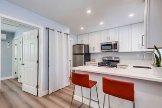 Building Photo - 6504 W 84th Pl