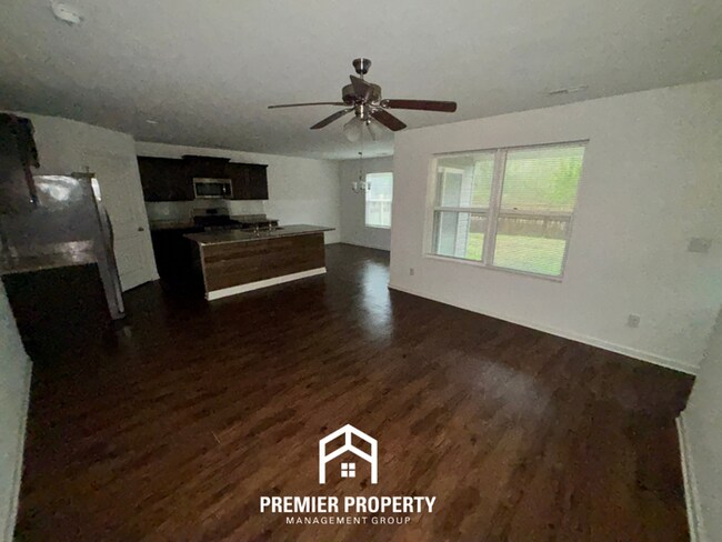Foto del edificio - Beautiful 3BR/2.5BA Bessemer Home with Granite Kitchen, Fireplace & Covered Patio