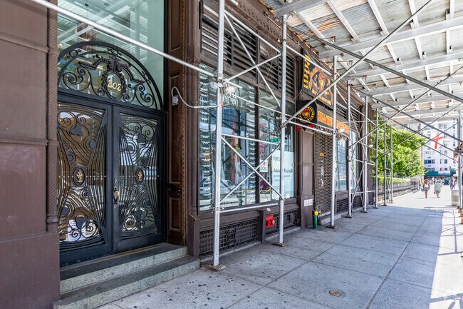 Building Photo - 808 Broadway