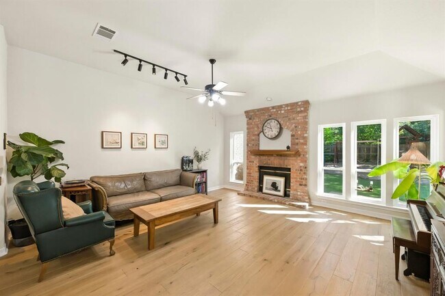 Foto del edificio - 9281 Scenic Bluff Dr