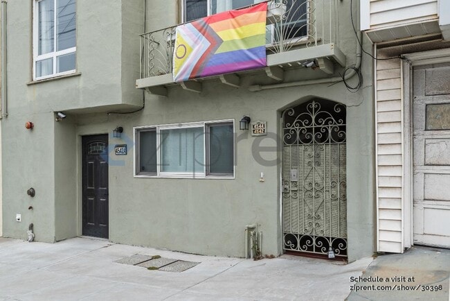 Building Photo - Unit A