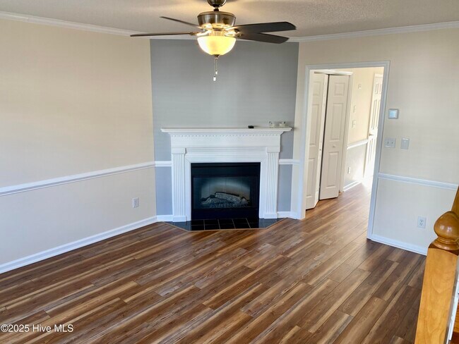 Foto del edificio - 930 Spring Forest Rd