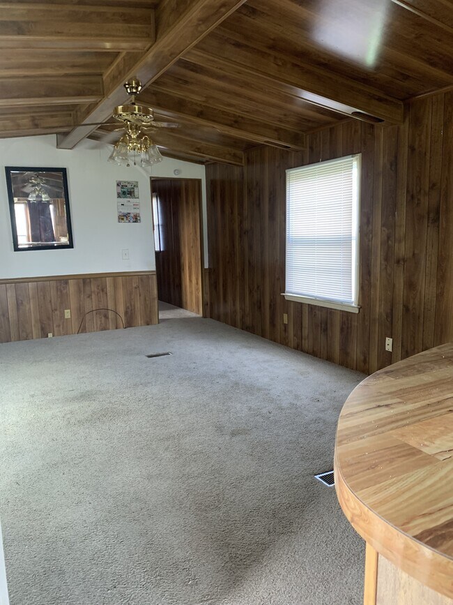 Foto del edificio - 5006 Willow Run Dr