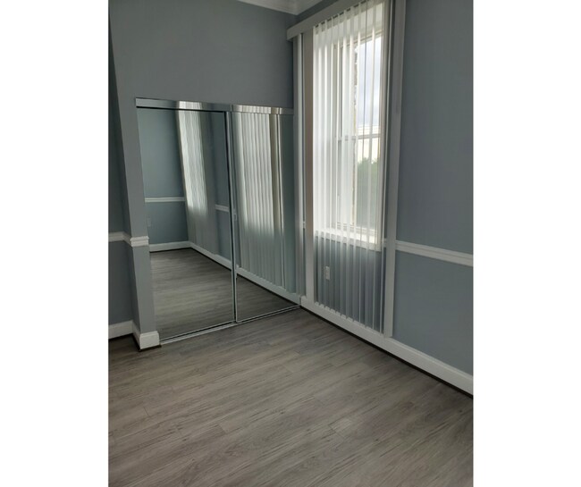 Foto del edificio - 2838 Washington Blvd