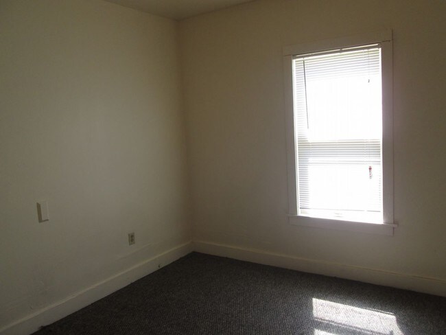 Building Photo - 3629 W. Clarke Street - 3 Bedroom Home
