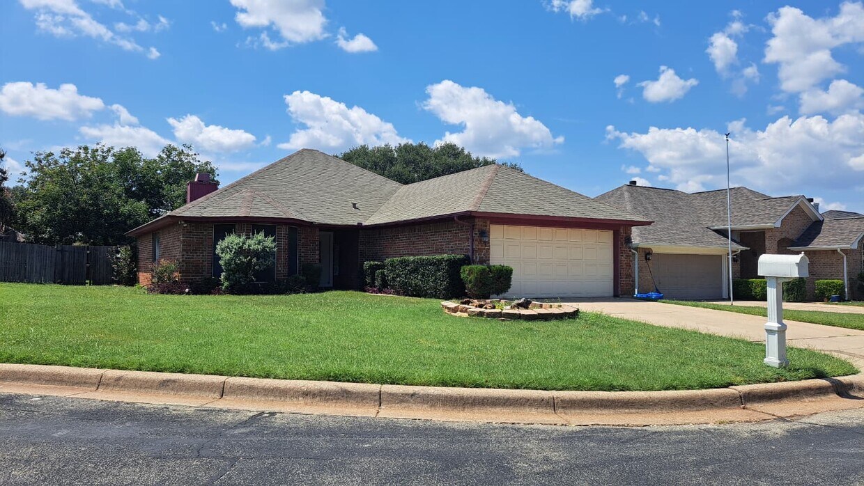 Primary Photo - 9008 Topperwind Ct