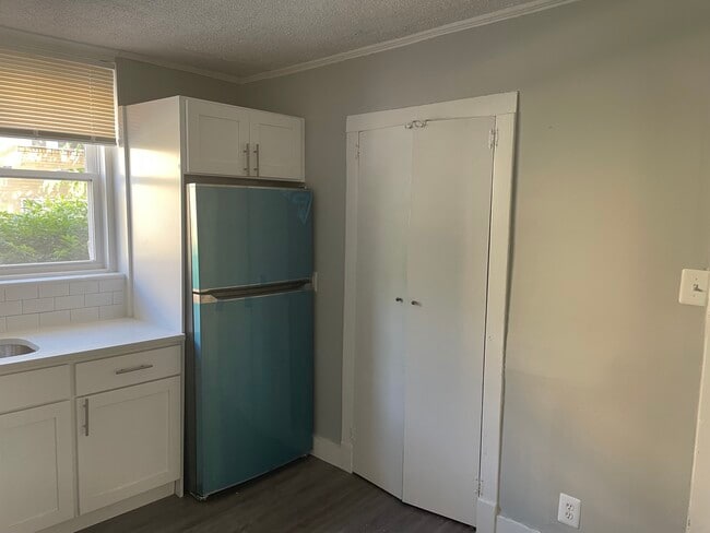 Building Photo - East Park Apartments