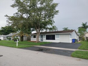Building Photo - 2831 NW 51st Terrace