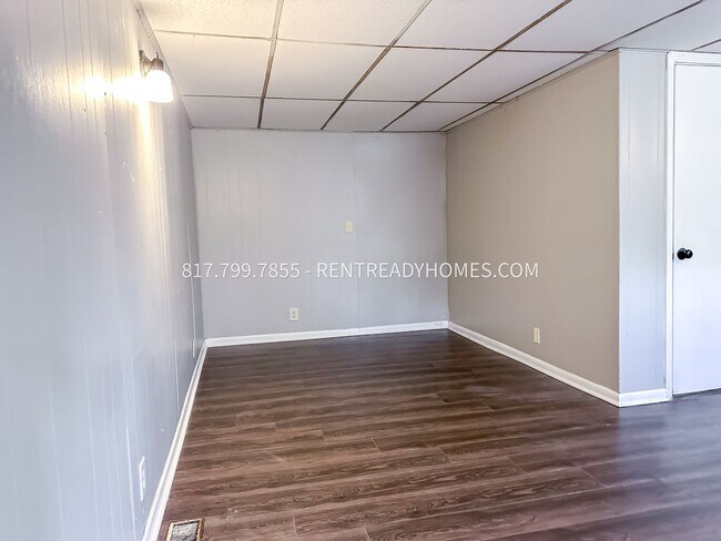Foto del edificio - 5405 Wesley Dr
