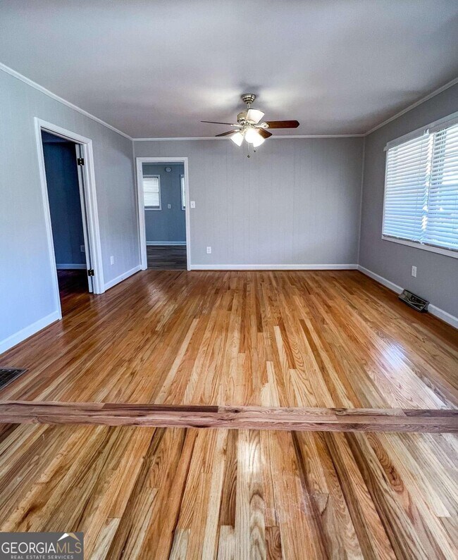 Building Photo - 5220 Cantrell Cir