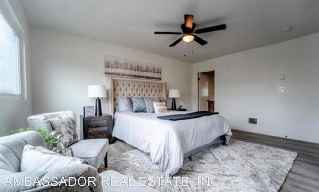Building Photo - 2 br, 2 bath House - 2517 Navarra 1D