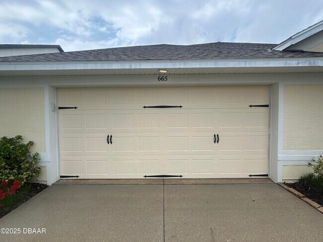 Foto del edificio - 665 Elk River Dr