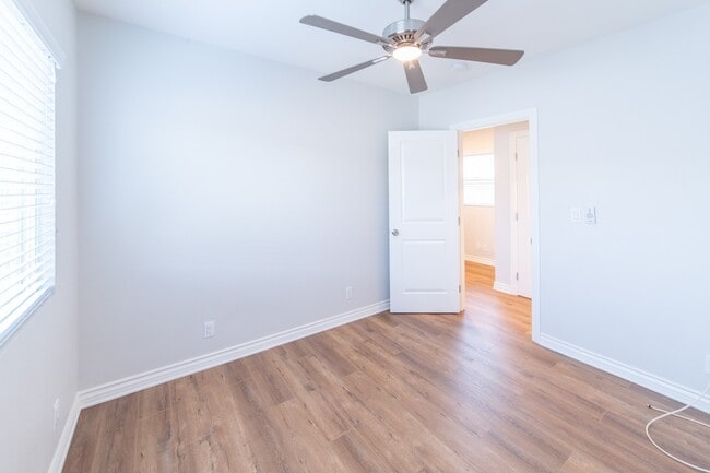 Building Photo - 453 Gaviota Ave