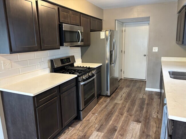 Foto del edificio - 501 Lowell Dr