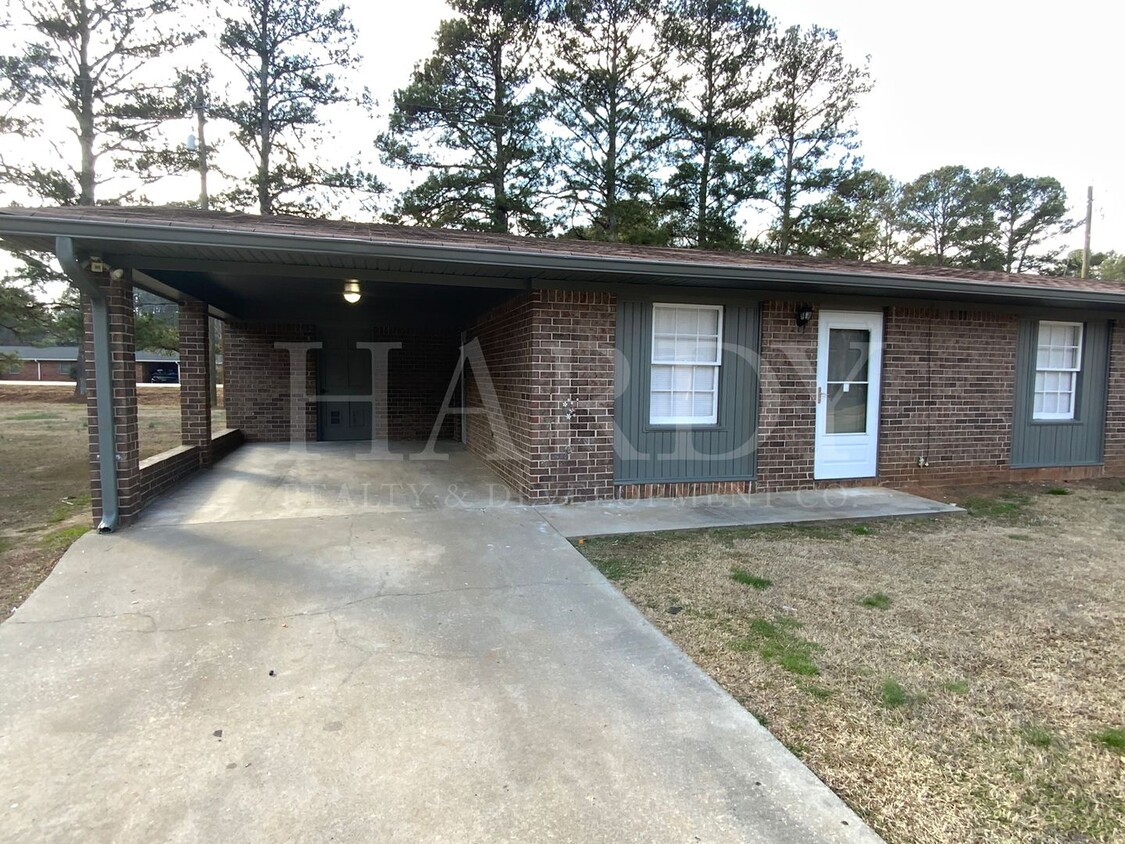 Primary Photo - Arreis Rentals 1-290 Donahoo Road Apts