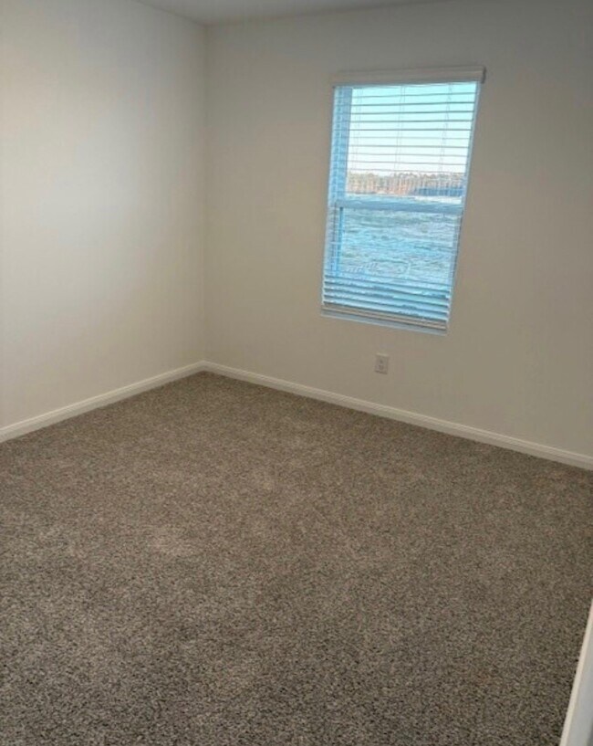 Foto del edificio - 14634 New Vlg Dr