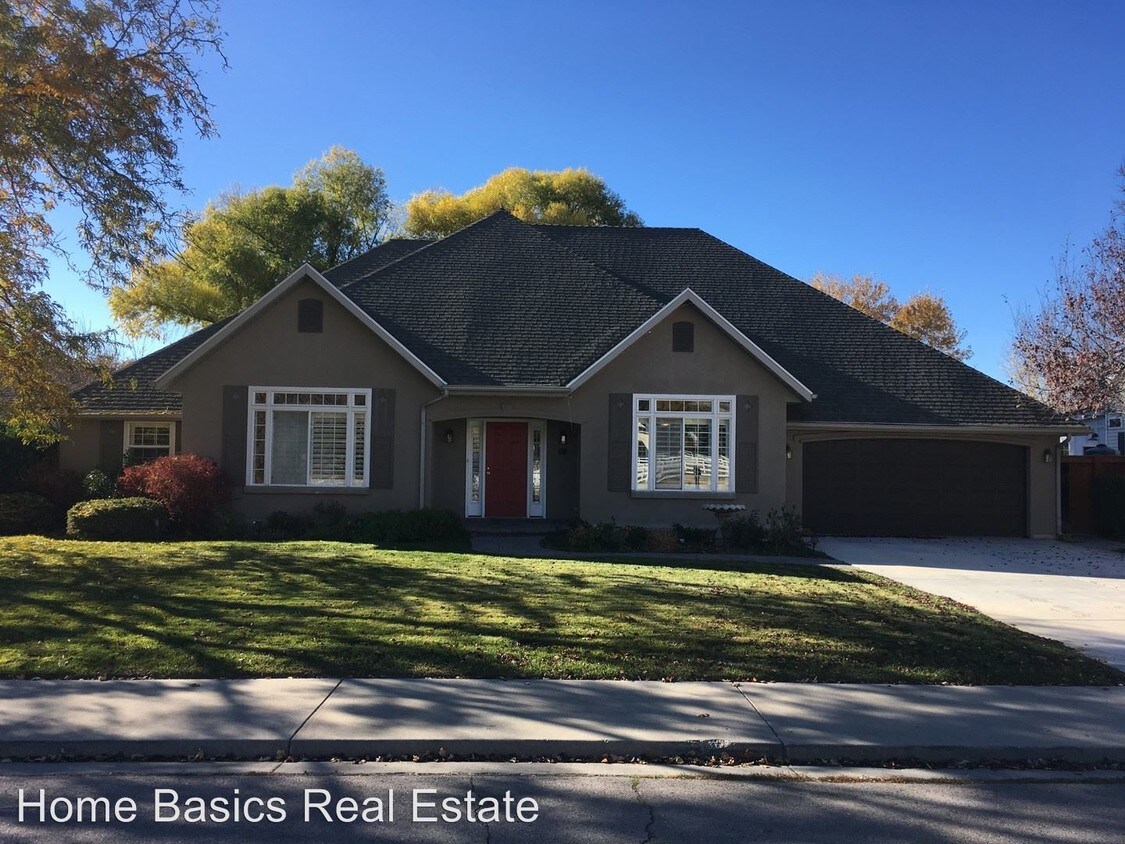 Primary Photo - 4 br, 2 bath House - 3977 N Cove Dr.