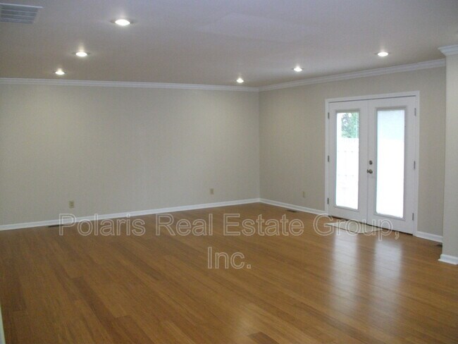 Foto del edificio - 12337 Brompton Rd