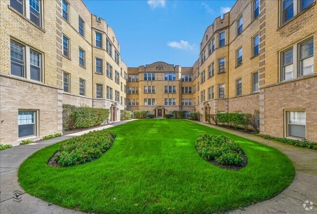 West Rogers Park Apartments for Rent with Utilities Included - Chicago