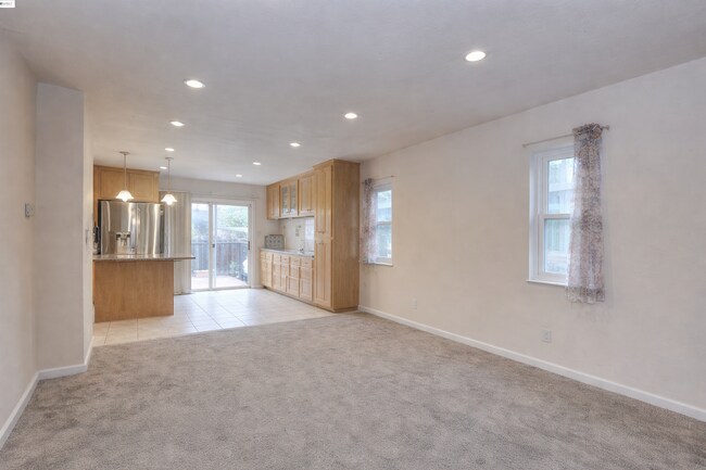 Foto del edificio - 371 Riverside Ave