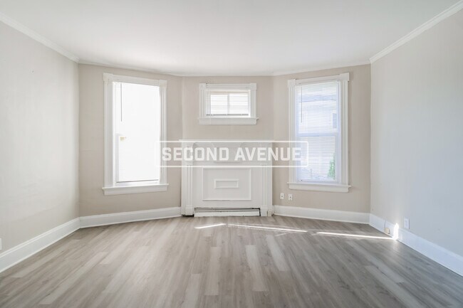 Building Photo - 2512 Benninghofen Ave