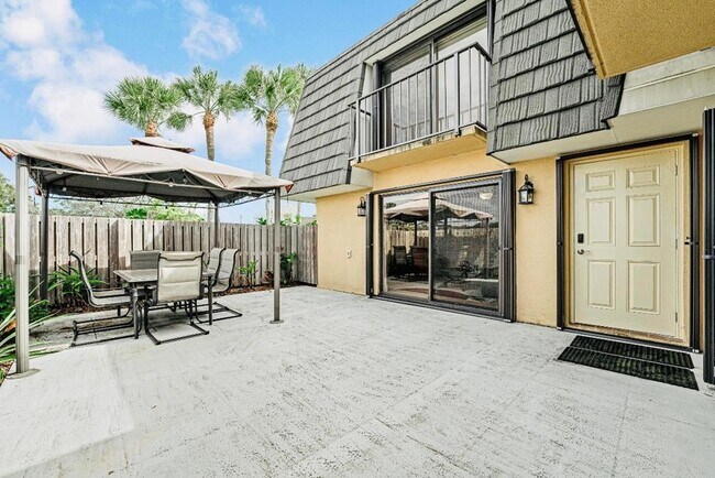 Foto del edificio - 2439 24th Way