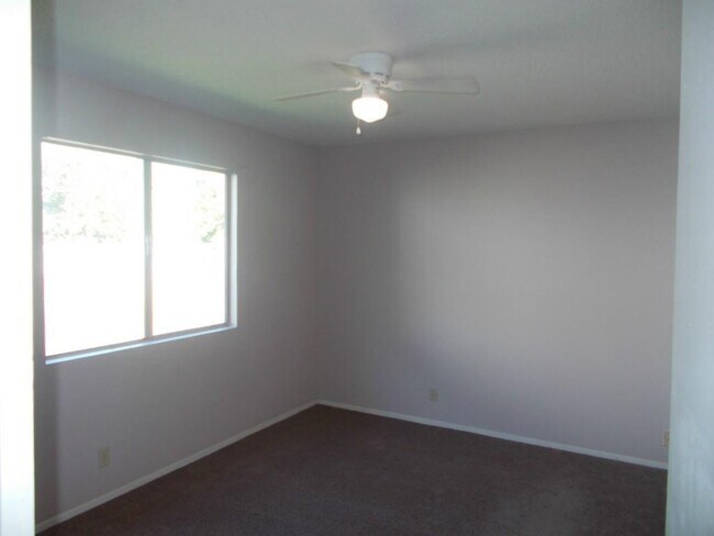 Foto del edificio - 8710 Piney Point Dr