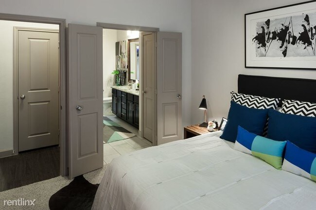 Foto del edificio - 1 br, 1 bath  - 6000 W Rayford Rd # 2631