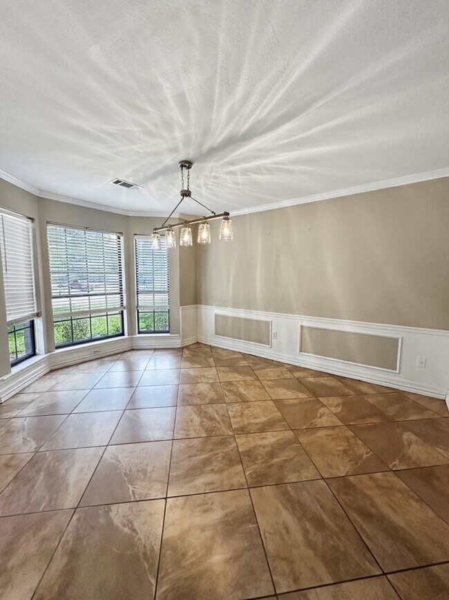 Foto del edificio - 3934 Cypress Lake Dr