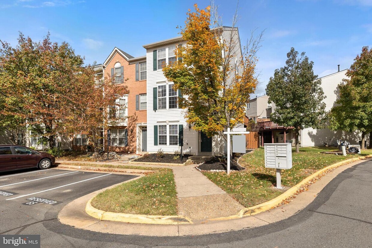13700 Barksdale Dr, Herndon, VA 20171 Townhome Rentals in Herndon VA