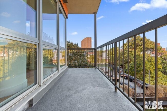 Building Photo - 3 bedroom in BROOKLYNBrooklyn NY 11238