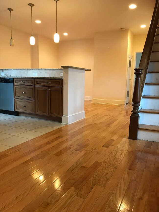 living room - 313 S 17th St