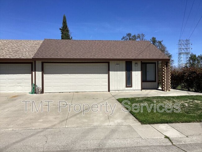 Foto del edificio - 7847 Orchard Woods Cir