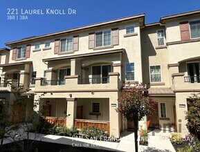 Building Photo - 221 Laurel Knoll Dr