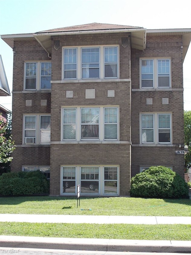 Primary Photo - 1639 La Porte Ave