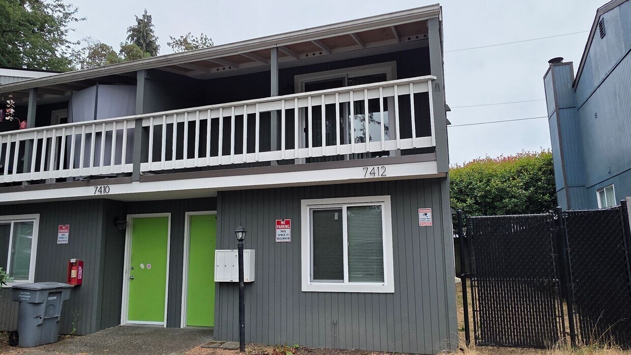Primary Photo - Open Concept Townhome with Balcony