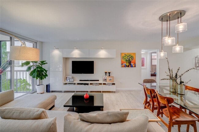 Foto del edificio - 55 Ocean Ln Dr