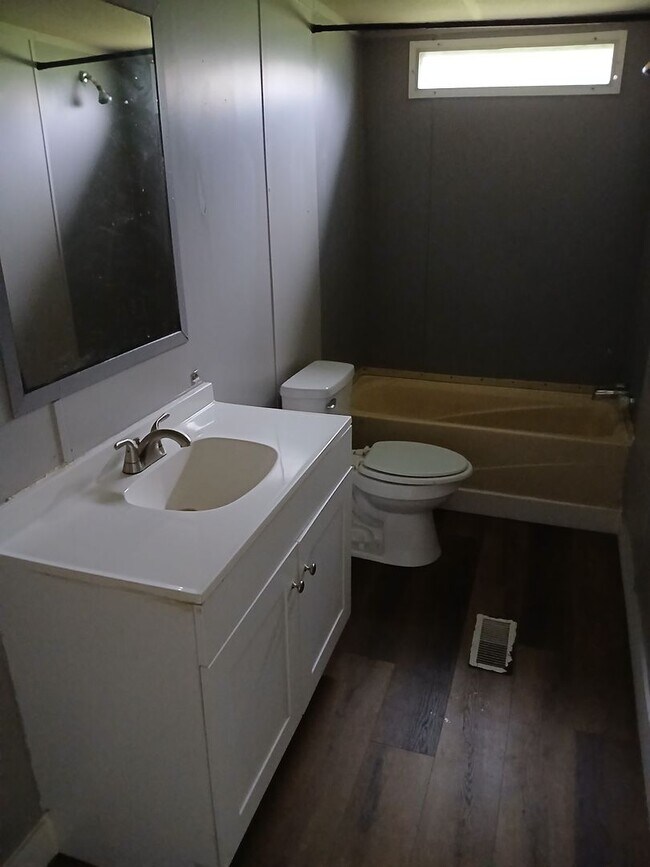 Foto del edificio - 223 Flat Creek Ln