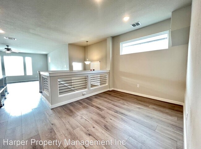 Building Photo - 3 br, 2.5 bath House - 4411 Tiger Run