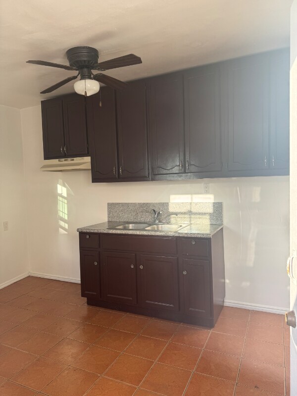Building Photo - 6826 San Luis Ave