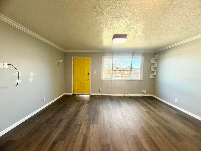 Foto del edificio - 1334 Sudbury Ave