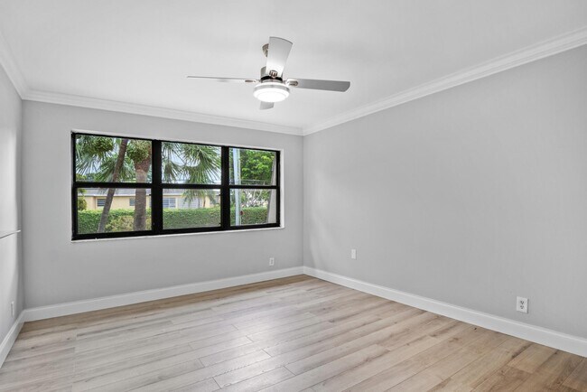 Foto del edificio - 1120 Homewood Blvd